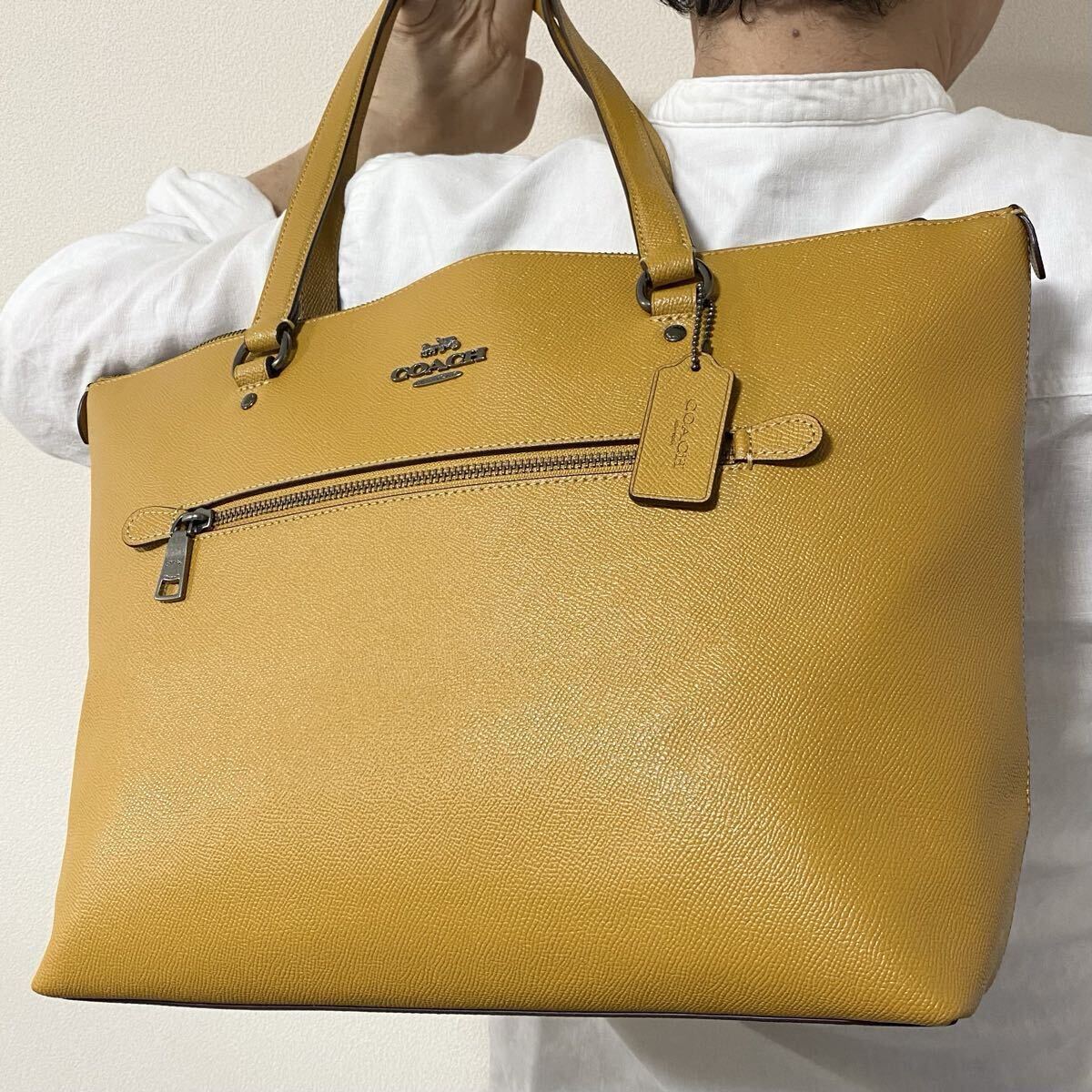 未使用級/希少カラー●A4収納●COACH コーチ トートバッグ レザー 肩掛け可 メンズ 大容量 ビジネス ロゴ PVC 仕事 ハンド ブリーフケース