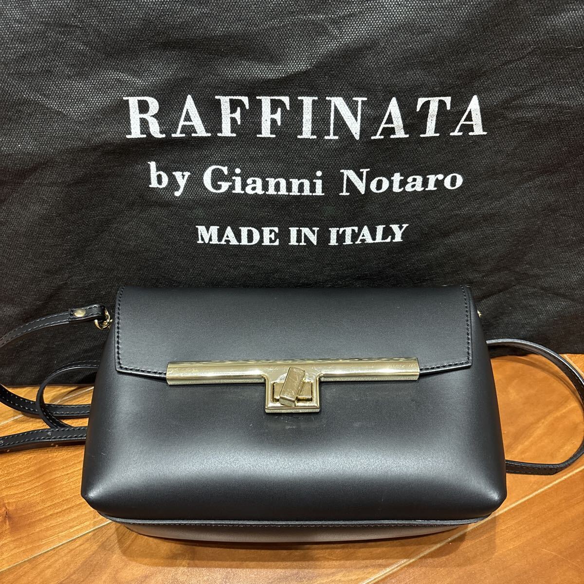 RAFFINATA by Gianni Notaro レザー ショルダーバッグ ブラック MADE IN ITALY オンワード樫山 牛皮 GIANNI NOTARO 黒