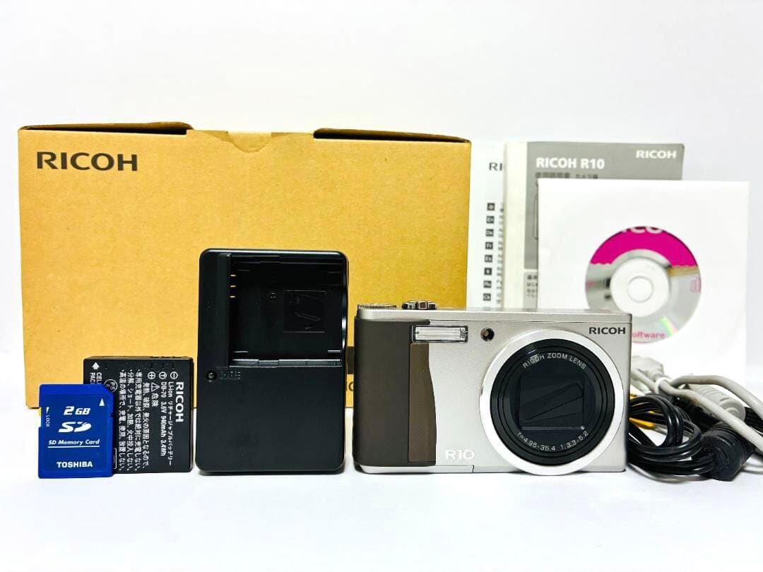 ■ 極美品・S数146回 ■ リコー　RICOH R10 シルバー 《動作確認済・付属品完備》#392-23JN26-Y