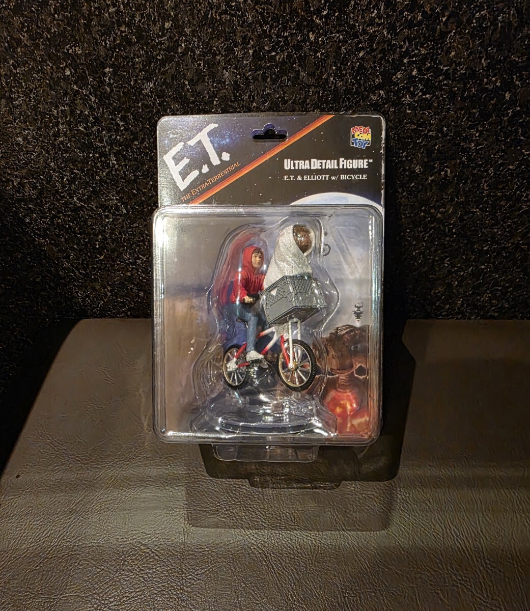 メディコム・トイ UDF E.T. & ELLIOTT w/ BICYCLE