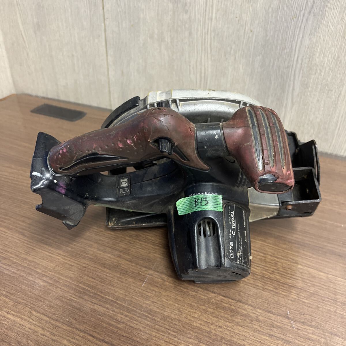 B13 100サイズ発送　中古　現状品　コードレス丸のこ 日立工機C18DSL 165mmバッテリー 18v