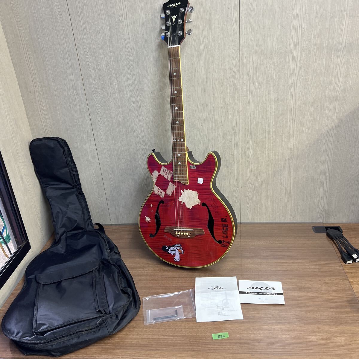 B24 170サイズ発送　中古　現状品　ARIA TAM-40 エレクトリック　アコースティックギター　アコギ 弦楽器　楽器