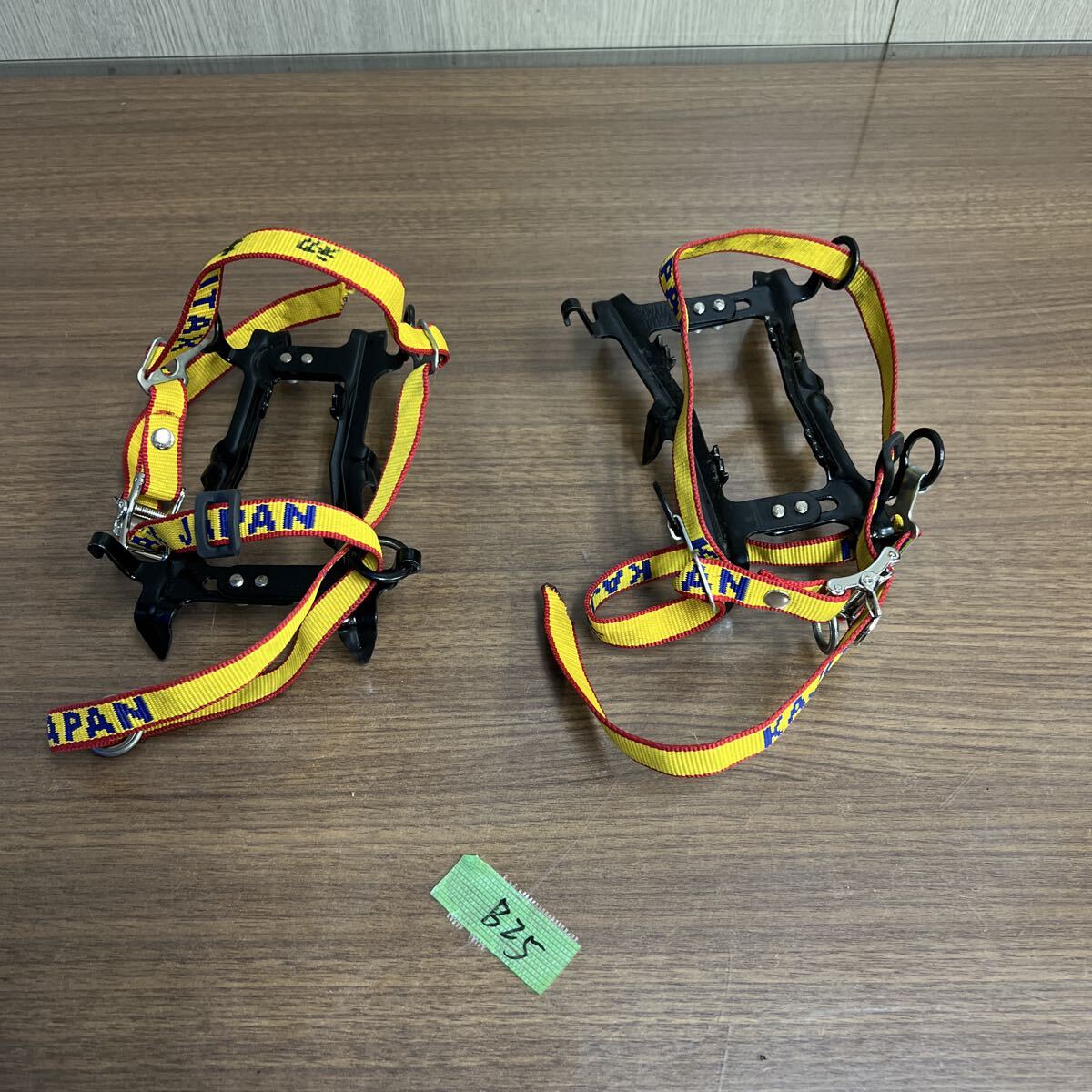 B25 60サイズ発送　中古　現状品　KAJITAX カジタックス アイゼン 6本爪 軽アイゼン