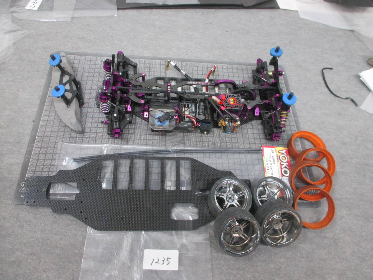 Q　1235　　　　　　　H.P.I.　 CYCLON(サイクロン) 　　メカ搭載済み　＆シャーシパーツ　タイヤ付き　