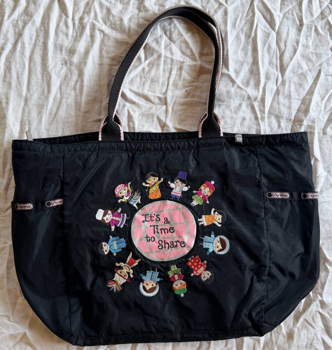 レスポートサック　柄物　刺繍　トートバッグ　ハンドバッグ　肩掛けバッグ　高級タイプ　ディズニーコラボ　スモールワールド