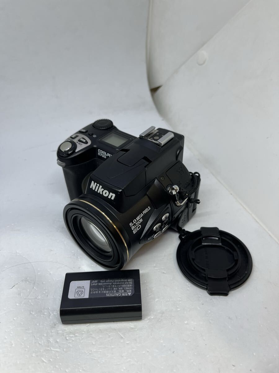 Nikon COOLPIX E5700 コンパクトデジタルカメラ ニコン クールピクス 