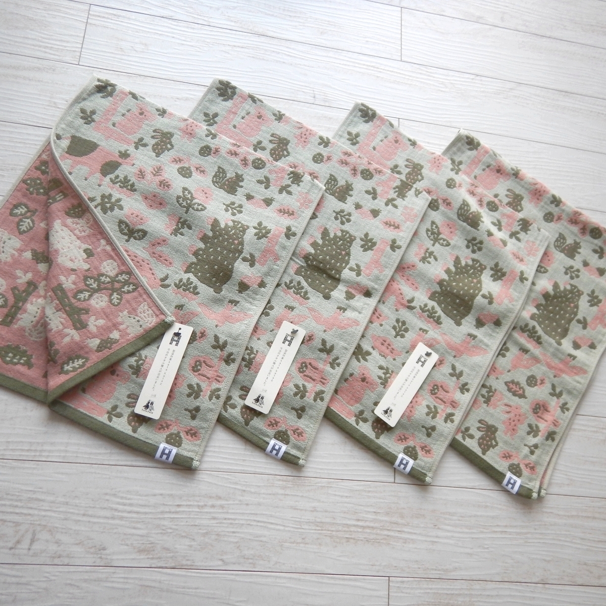 新品●今治産●３重ガーゼ●速乾●快適●森の動物柄●フェイスタオル４枚●グリーン系