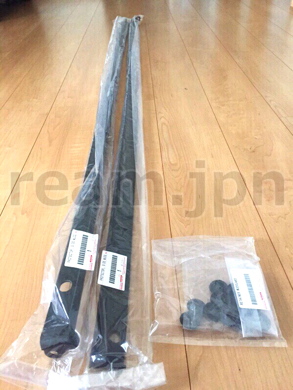 新品 トヨタ純正 200系 ハイエース レジアスエース 寒冷地仕様 サイドプロテクター マッドガードプロテクター 左右 Hiace Side Protector
