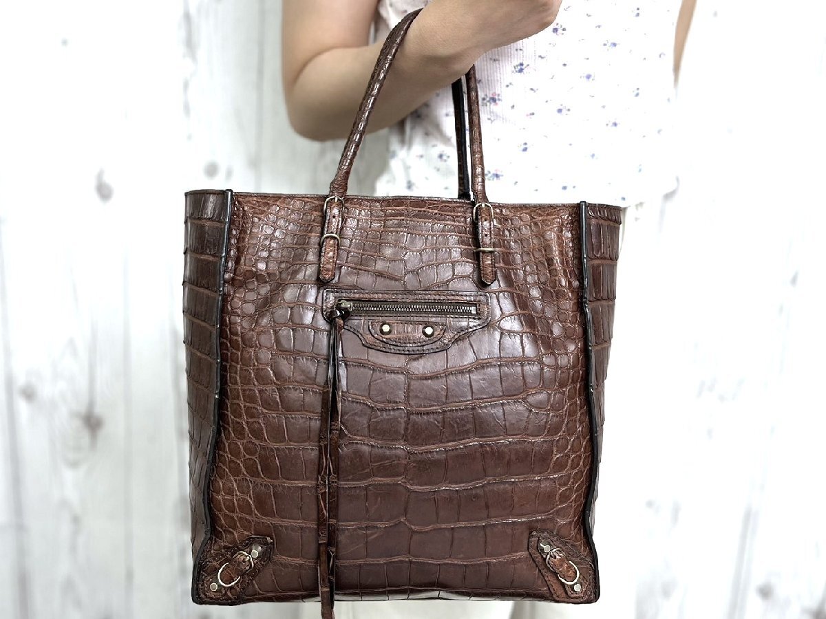 美品 BALENCIAGA バレンシアガ AACD鑑定済み本物保証 マット クロコダイル ペーパー トートバッグ ハンド バッグ レザー 茶 A4可 100508