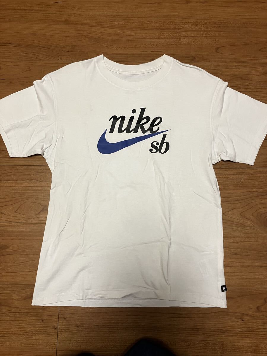 〜*NIKE ナイキ　半袖Tシャツ　サイズS 中古*〜