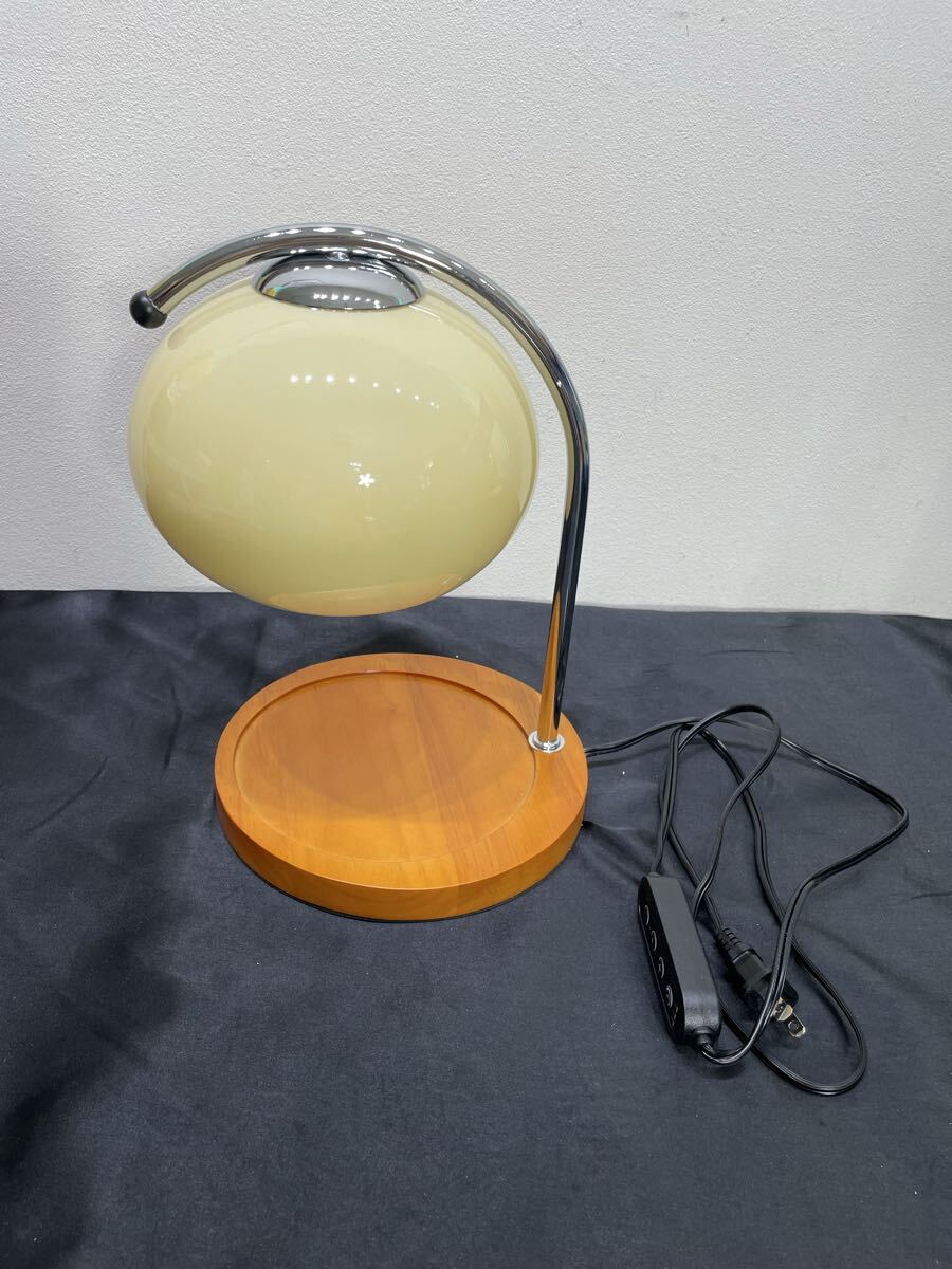 100 6.9 14 未使用保管品　コンセント変換器がない為未確認ジャンク　照明器具 卓上照明