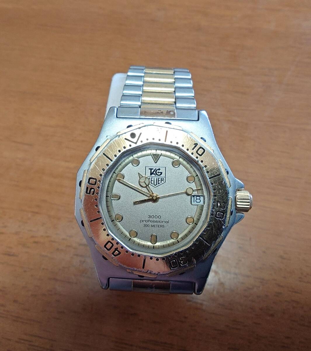 タグ・ホイヤー TAG HEUER 3000 professional 200METERS コンビ 希少 ジャンク 腕時計 アナログ ヴィンテージ ダイバー【未稼働】