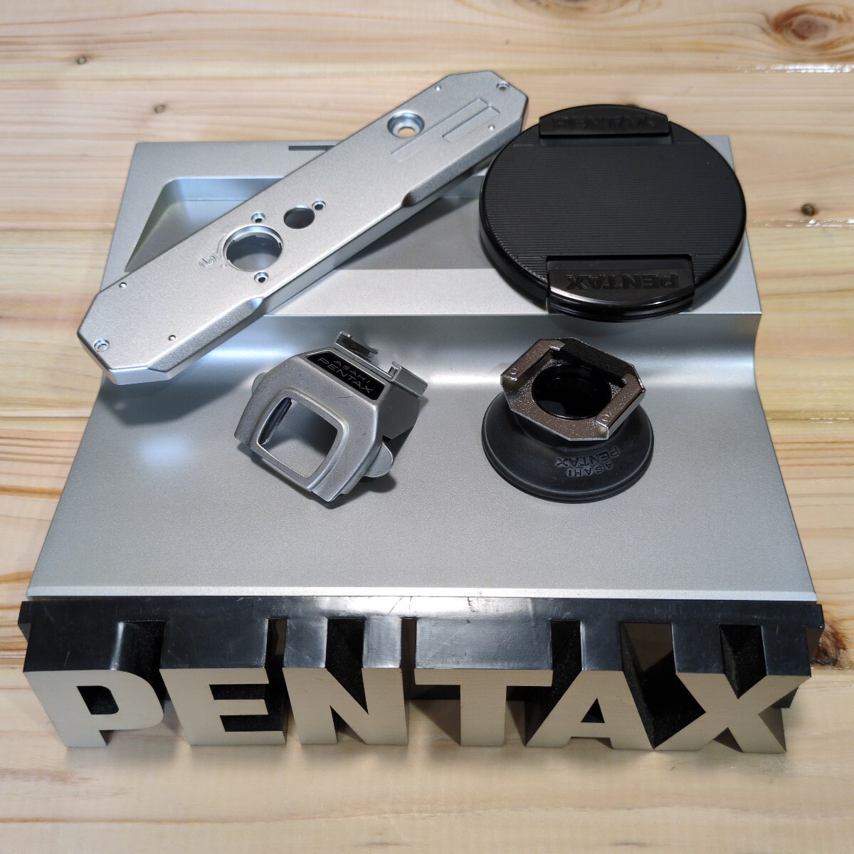 PENTAX ペンタックス カメラアクセサリー まとめ売り カメラ展示台 新品K1000用補修パーツ ファインダー関連 レンズキャップ