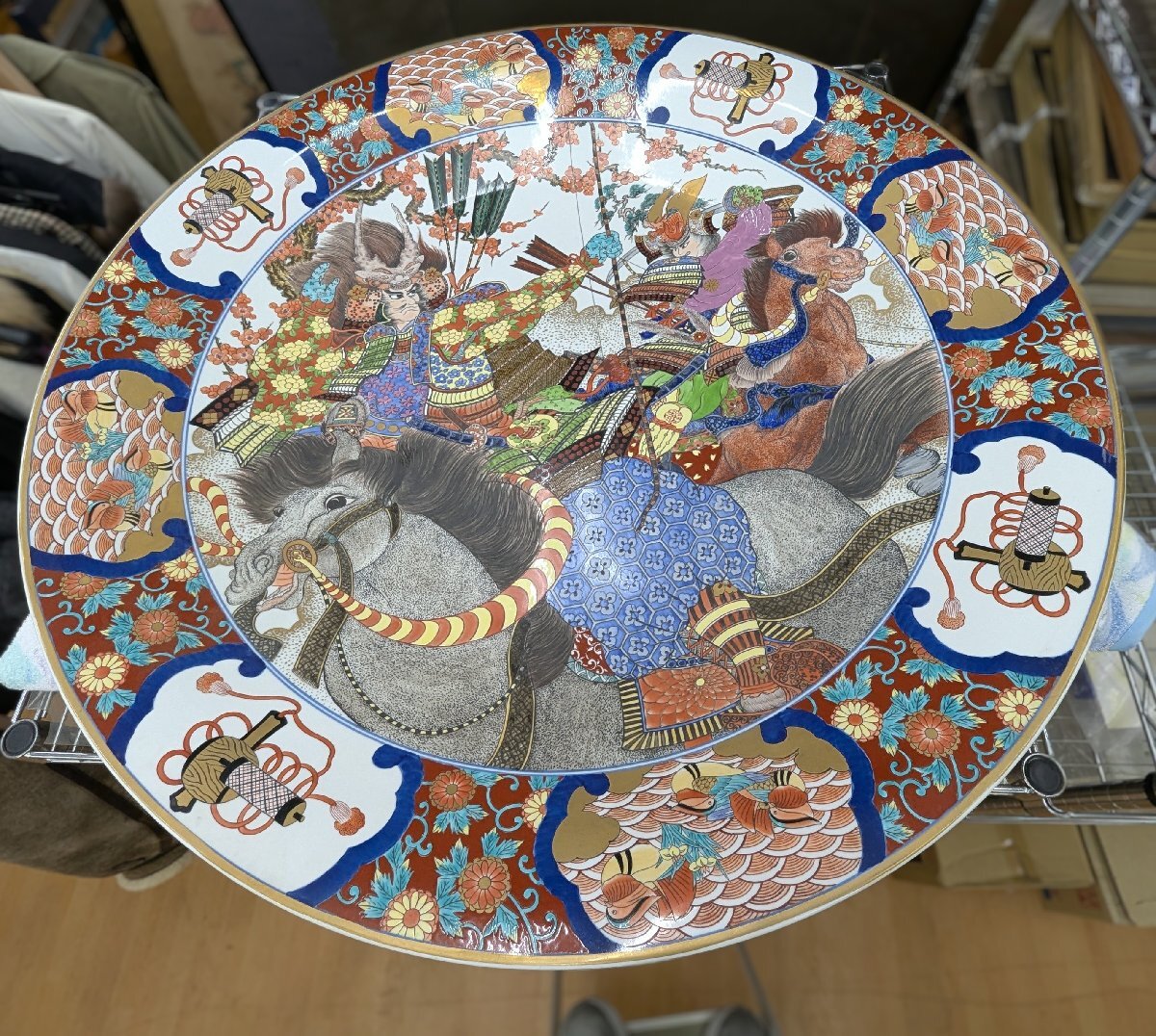 【店頭お渡し】神右衛門 武者絵 大皿 96.5cm 32寸 ３尺皿 有田焼 飾り皿 錦絵 中古 皿立て無し 箱無し 神右ェ門 ARITA WARE KAMIUEMON