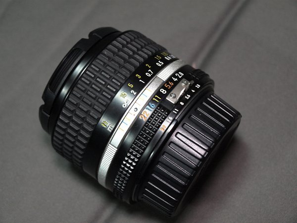 Nikon Ai-S NIKKOR 28mm F2.8 中古美品 新品前後キャップセット
