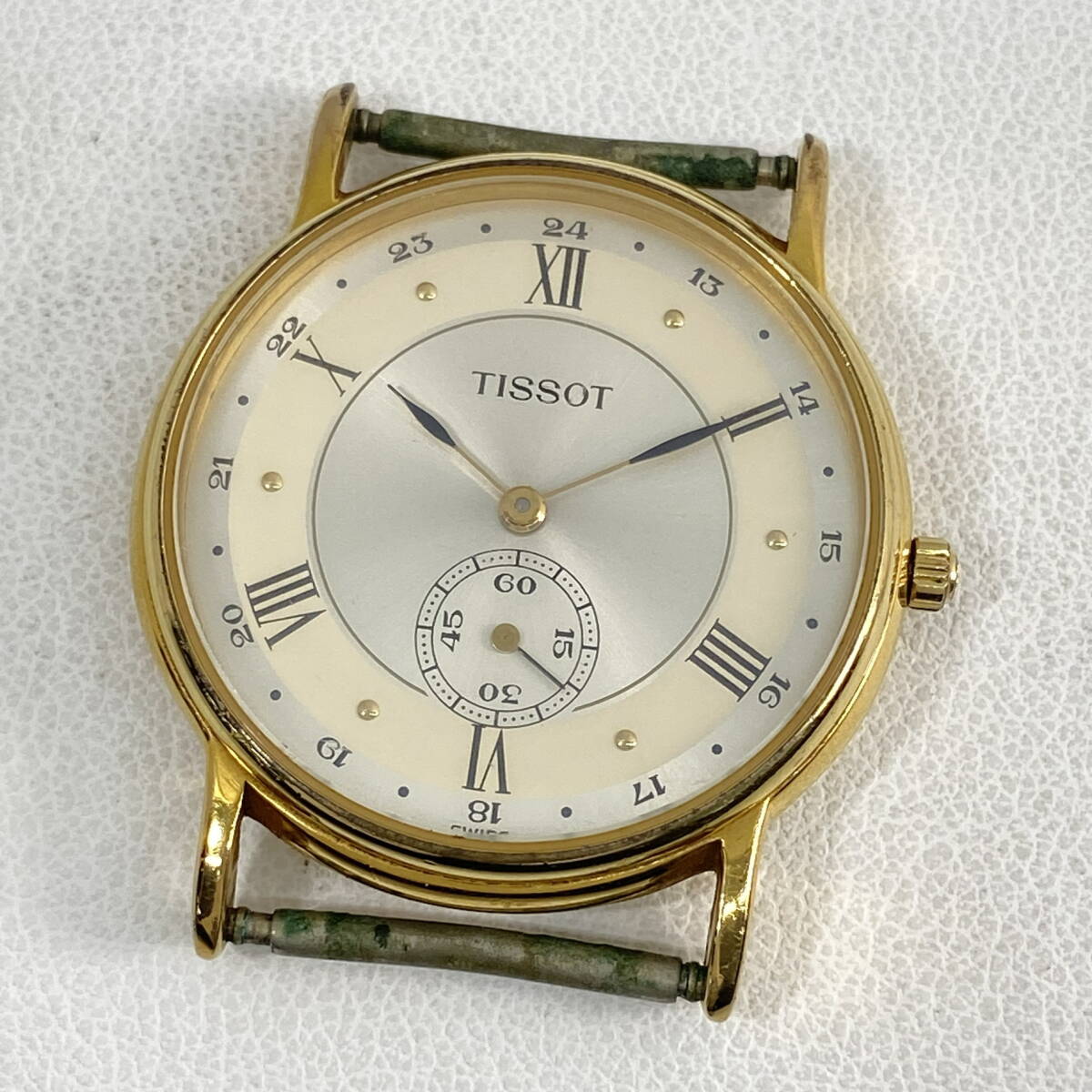 2605T0101 TISSOT ティソ ボーイズ腕時計 ジャンク品 クォーツ スモセコ ラウンド ゴールドカラー シルバー系文字盤