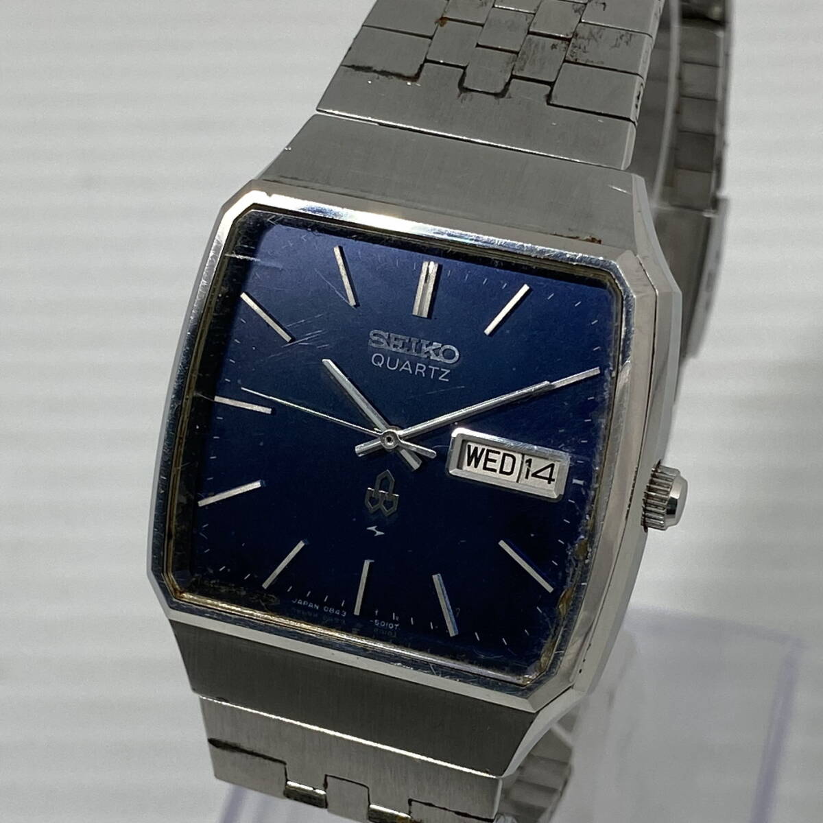 2605T0120 SEIKO セイコー 0843-5010 QUARTZ クォーツ メンズ腕時計 現状品 3針 デイデイト スクエア 青文字盤 SS