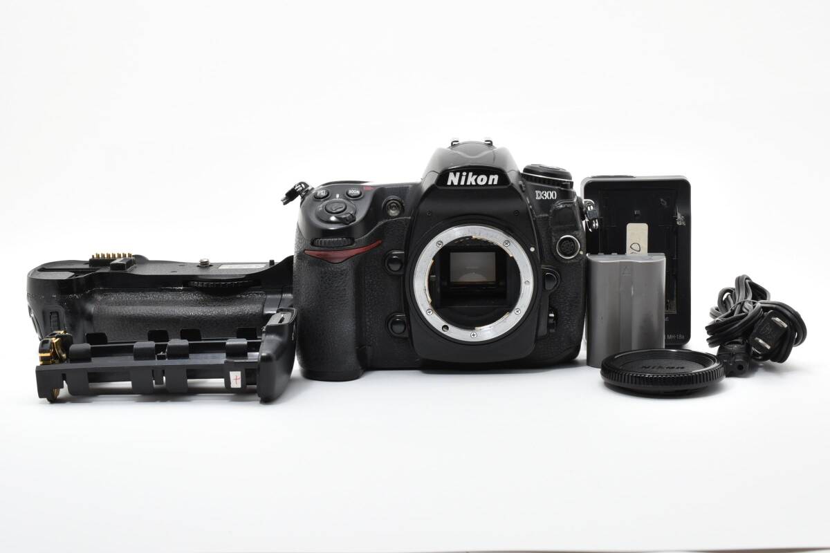 Nikon D300 デジタル一眼レフカメラ ニコン ボディ #4550