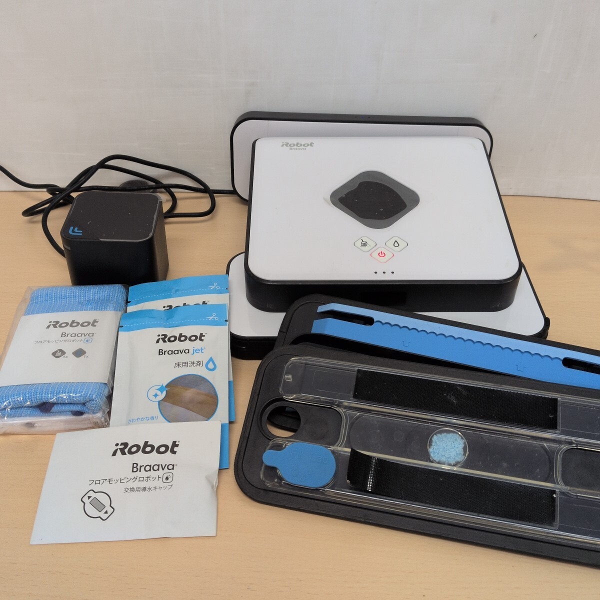 y053102g iRobot 掃除機 Braava 390 ホワイトアイロボット ブラーバ 床拭きロボット　