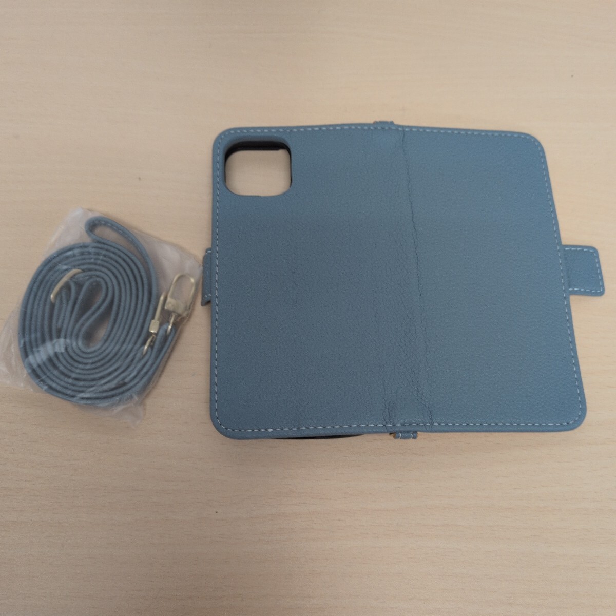 y060607g iPhone14 スマホケース 手帳型 カード収納 水色 ブルー レザー ストラップ 肩掛け
