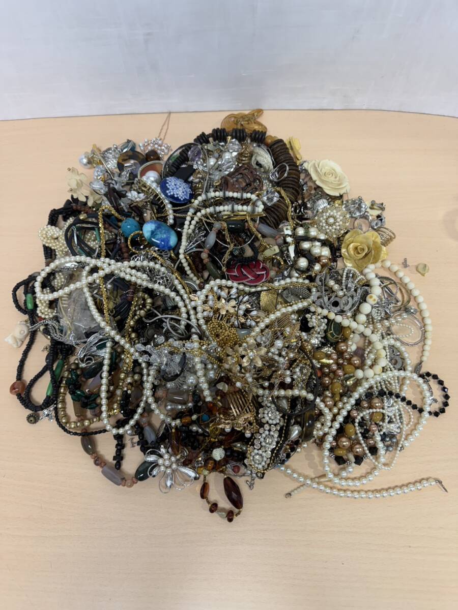 0530f【1円スタート】まとめ売り イミテーション アクセサリー 約3.0kg ネックレス メッキ 色石 天然石風 ジャンク ★同梱不可