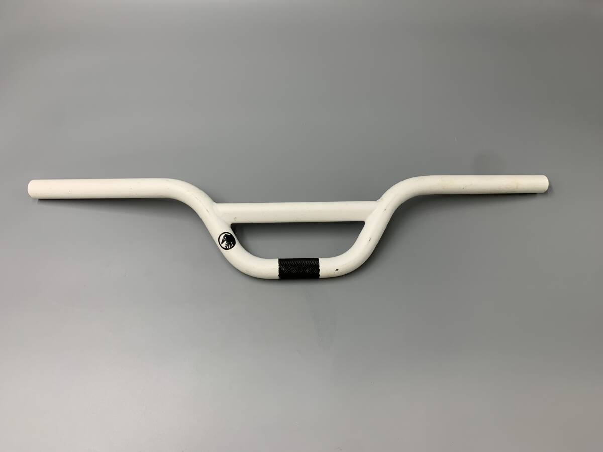 6B5031　ハンドルバー　白　自転車パーツ　部品　現状/未確認　80サイズ