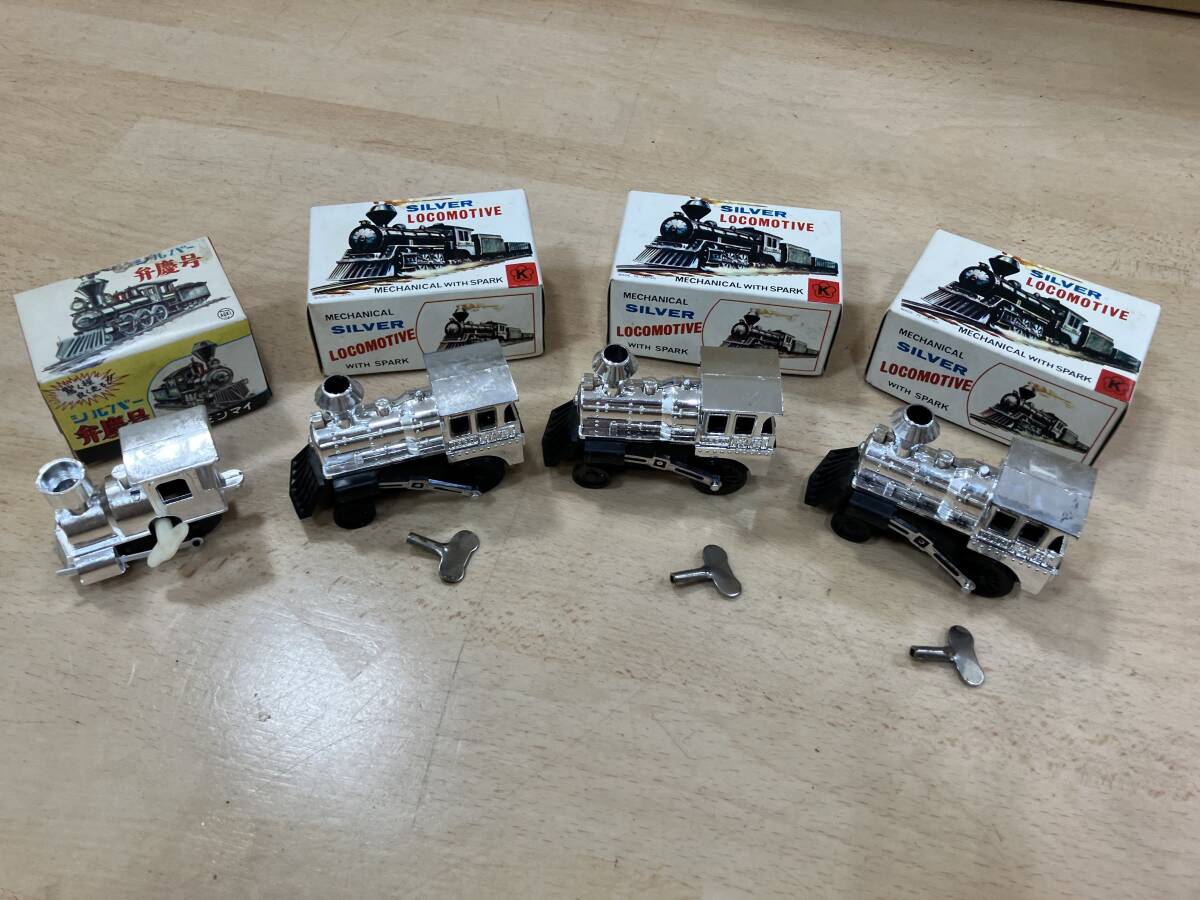 【T18】ジャンク品　昭和レトロ　玩具　ゼンマイ仕掛け　汽車　列車　シルバー弁慶号　SILVER　LOCOMOTIVE　