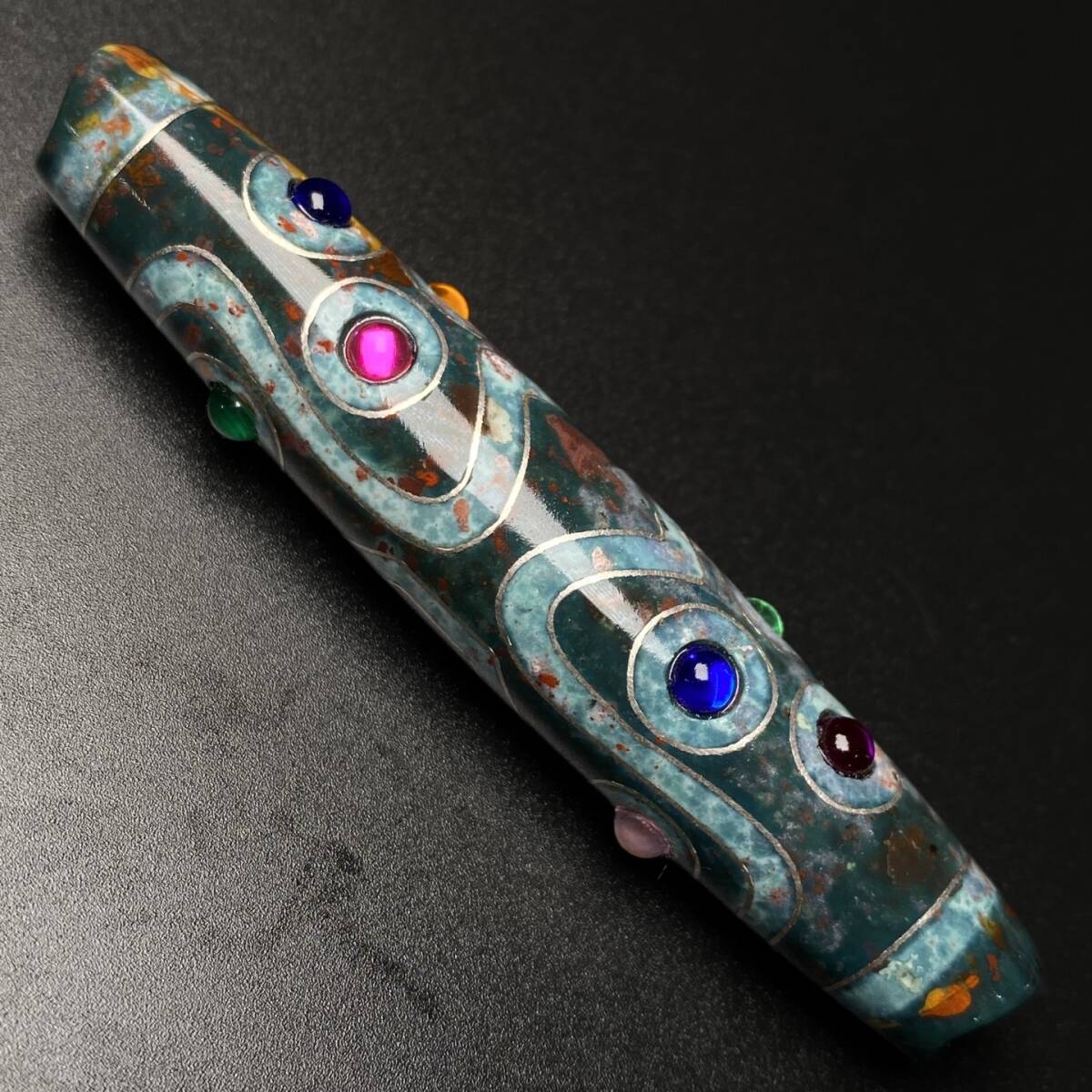 旧蔵 古瑪瑙彫 高油 銀絲嵌 朱砂沁 貴石嵌 十一眼天珠 根付 風水開運 古美術 古美味 中国古玩 骨董品 時代物 稀少唐物