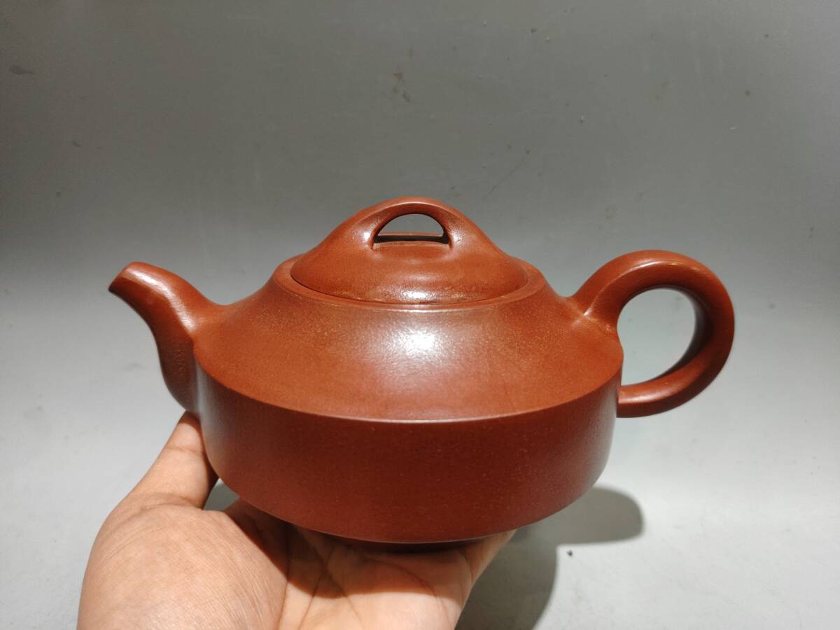 旧蔵 原礦紅泥 王寅春款 漢君壺 茶壺 酒壺 急須 茶道具 煎茶道具 案頭擺件 置物 極細工 古美術 古美味 中国古玩 骨董品 時代物 稀少唐物