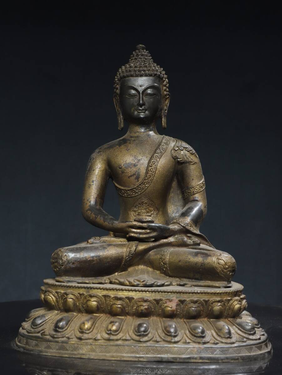 旧蔵 明時代 古銅彫 拓金 釋迦摩尼像 仏像 43cm 仏教古美術 古銅器 銅製品 細密造 供養仏 古美術 古美味 中国古玩 骨董品 時代物 稀少唐物