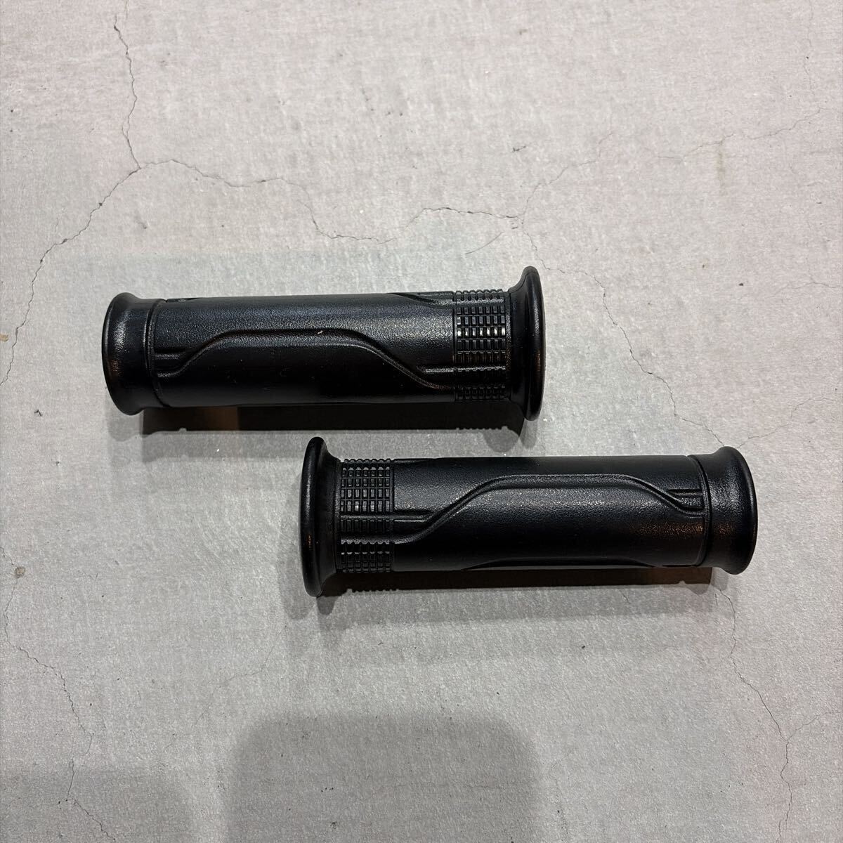 [新車外し]GROM JC61/JC75 純正グリップ(検:マフラー エンジン シート カウル カーボン ハンドル ショック フォーク ホイール カバー)