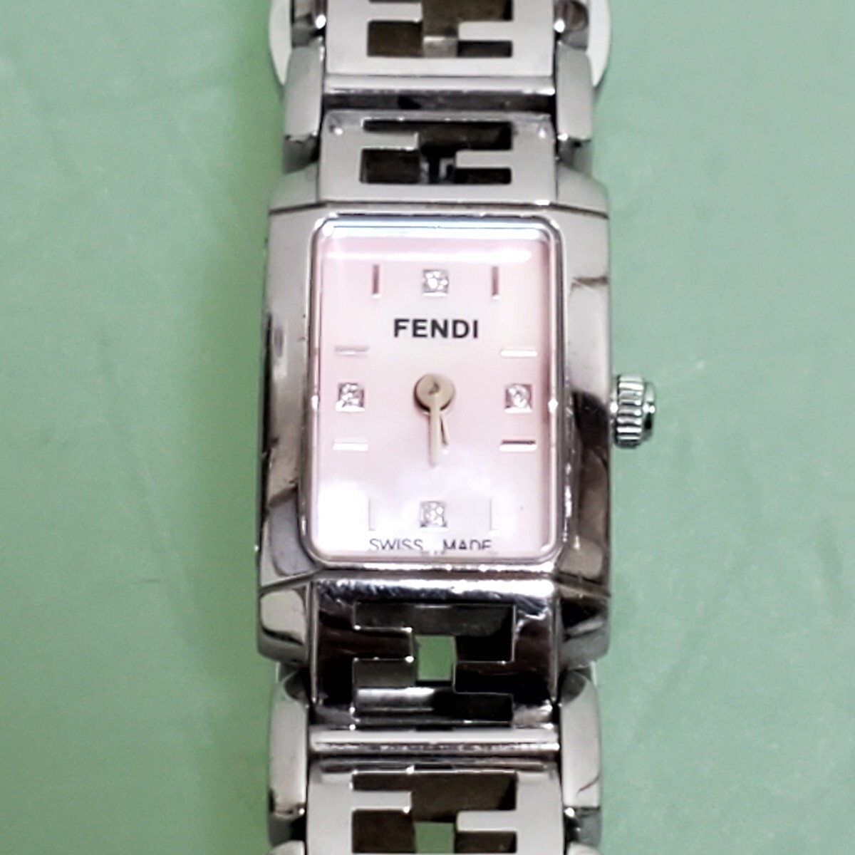 FENDI フェンディ 腕時計 1200L 動作確認済み 電池交換済み 時計 シルバー スクエア ピンク文字盤 高級 激カワ