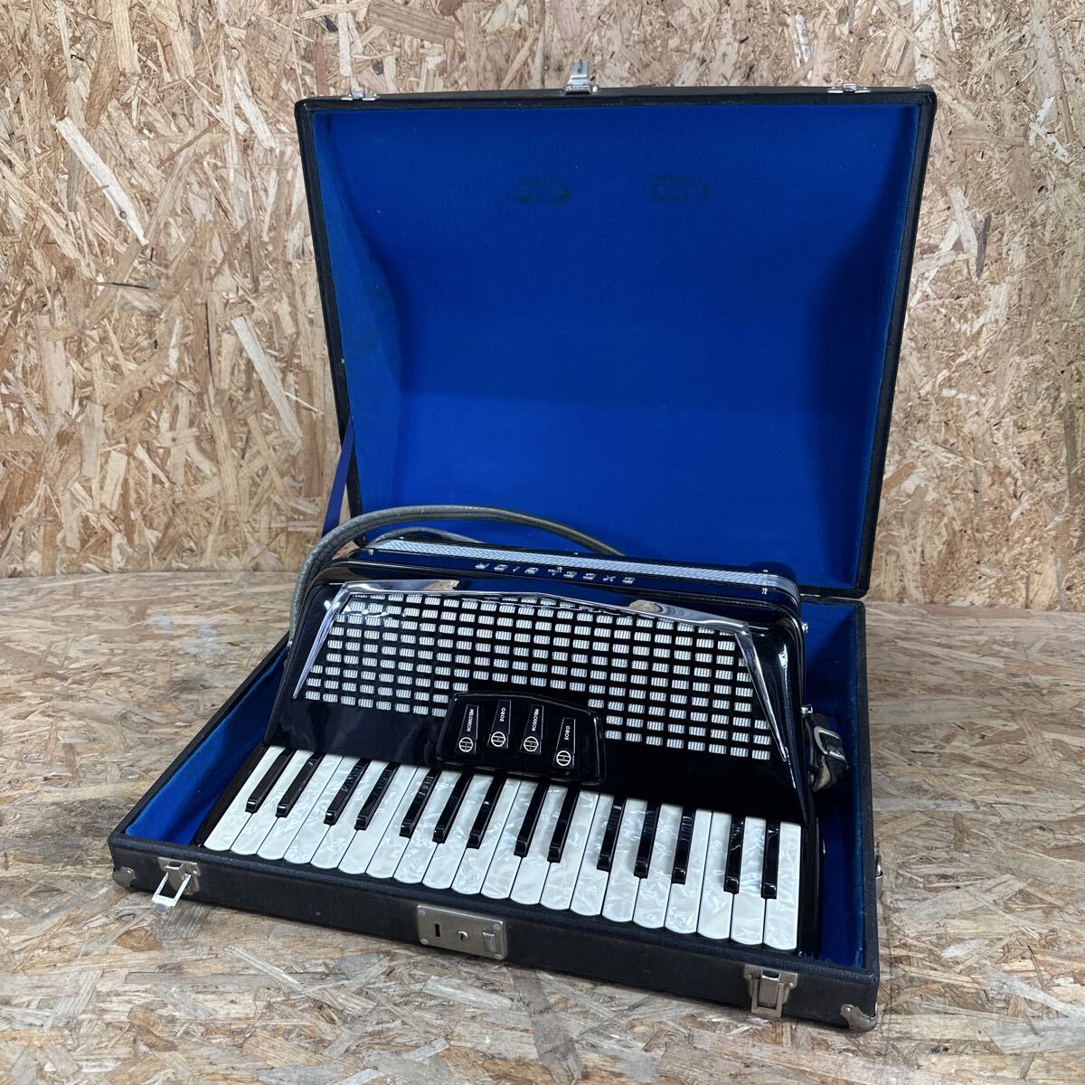ae0604/1円〜/EXCELSIOR/エキセルシャー/アコーディオン/Model N°548/鍵盤楽器/イタリア製/ハードケース付き/音出し未確認/現状品
