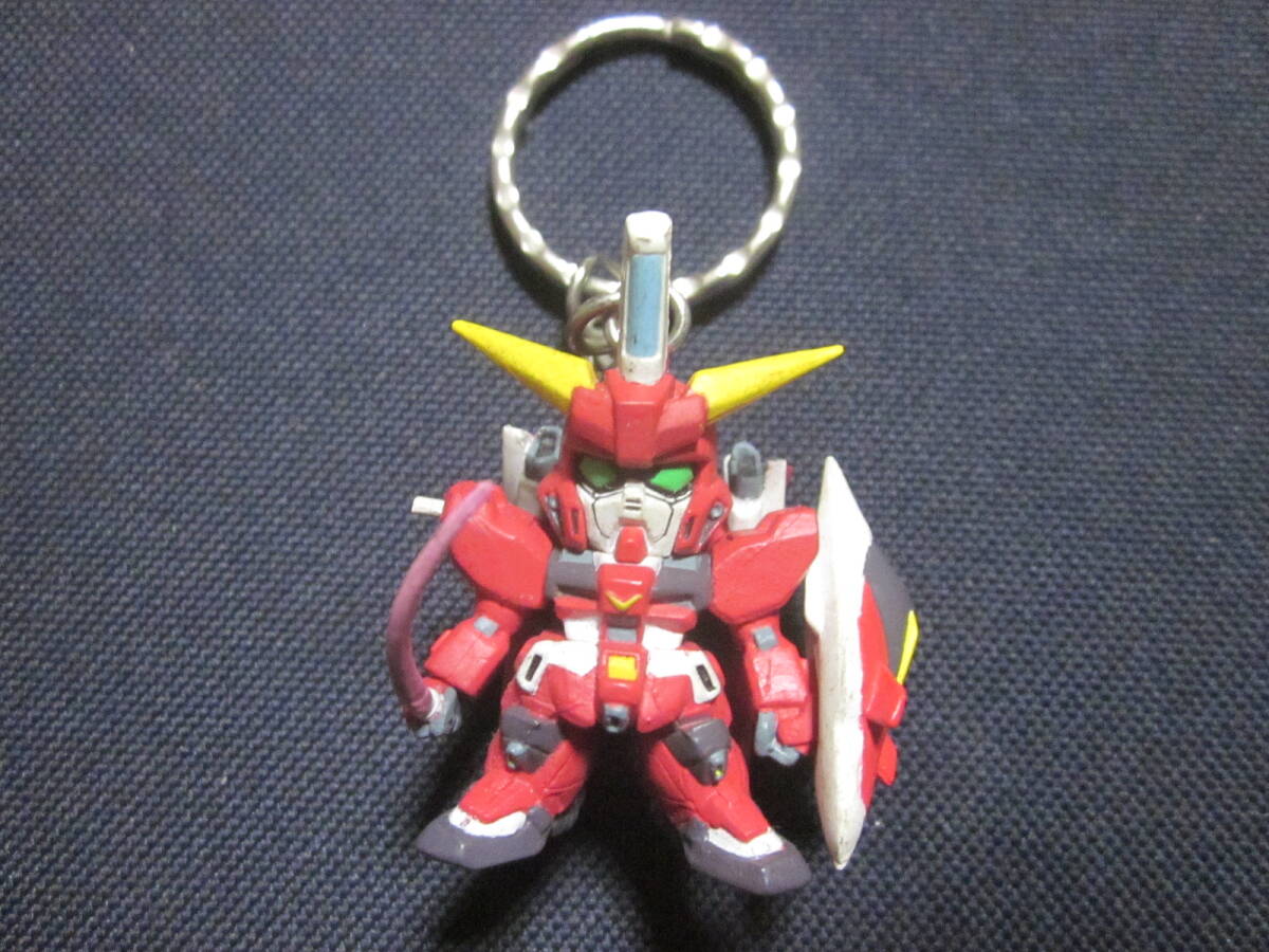 ■機動戦士ガンダムSEEDデスティニー セイバーガンダム フィギュアキーホルダー■