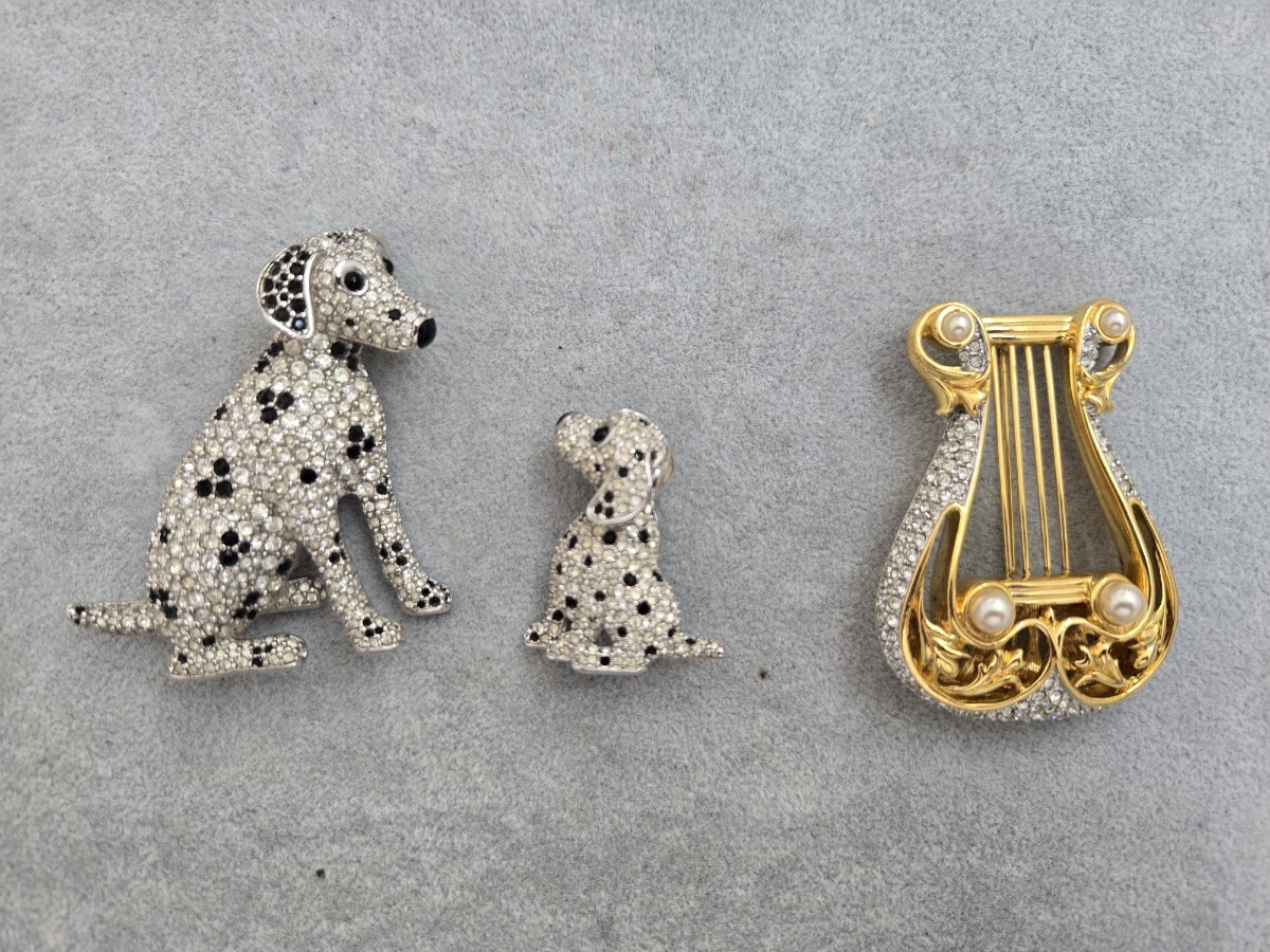 T★1円スタート★SWAROVSKI スワロフスキー　ダルメシアン 犬ブローチとハープ ブローチ　おまとめセット