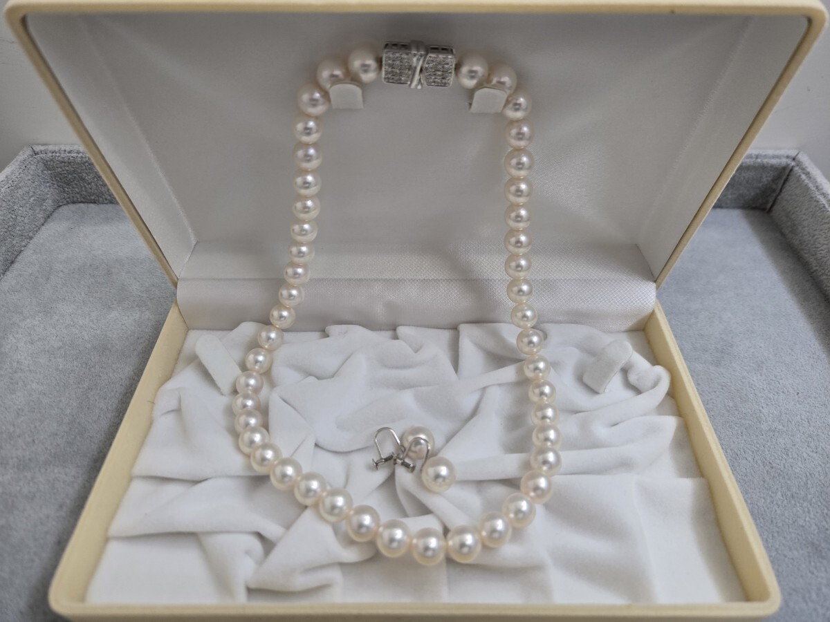 T★美品★　留め具=K18WG/ダイヤ0.32ct 本真珠　8.5㎜以上 パールネックレス/ K14WG 9.5㎜パールイヤリング　