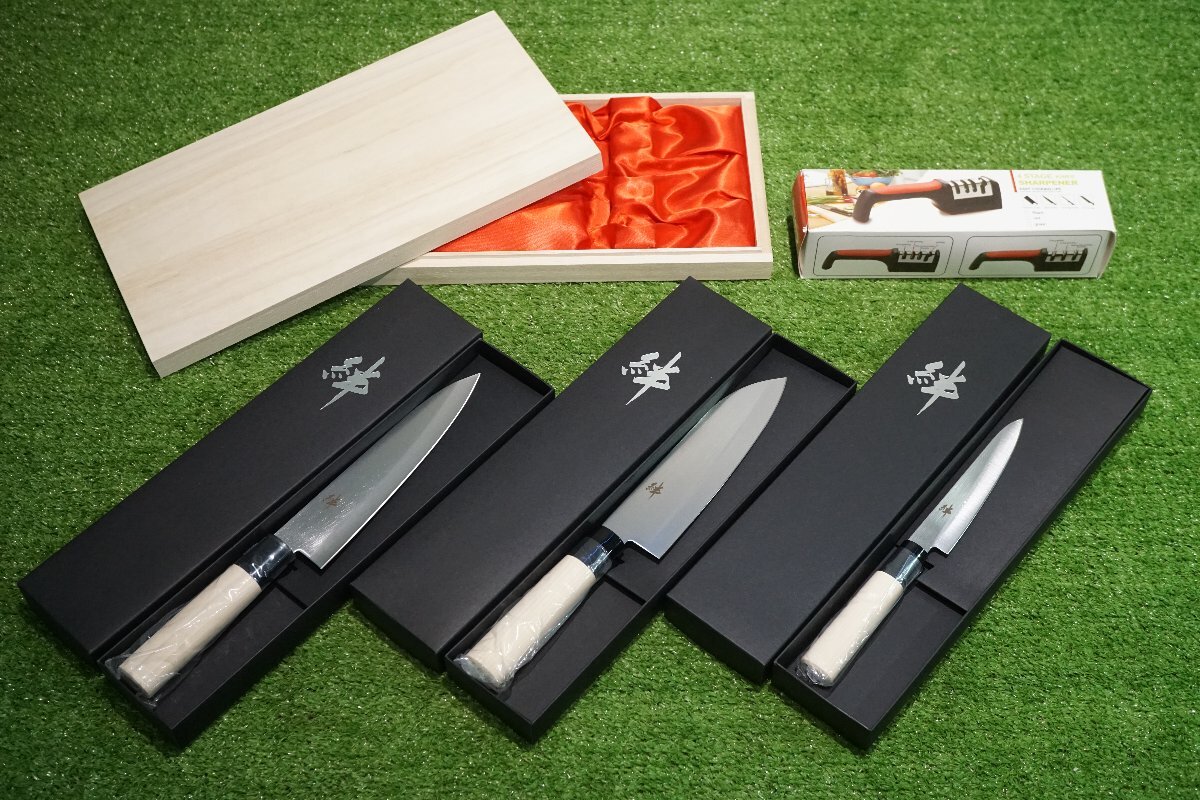 [QS][80] 未使用品 包丁まとめ 絆 三徳包丁 剣型包丁 ペティナイフ SHARPNER/桐箱 付き