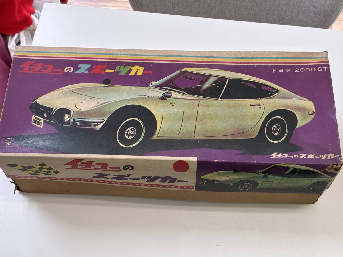高2177　イチコー　スポーツカー　200GT　箱付き　箱内保管品　ブリキ