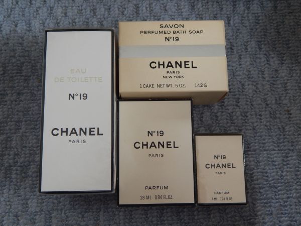 CHANEL No19 トワレ200ml PARFUM28㎜7㎜ SAVON142g 未使用品