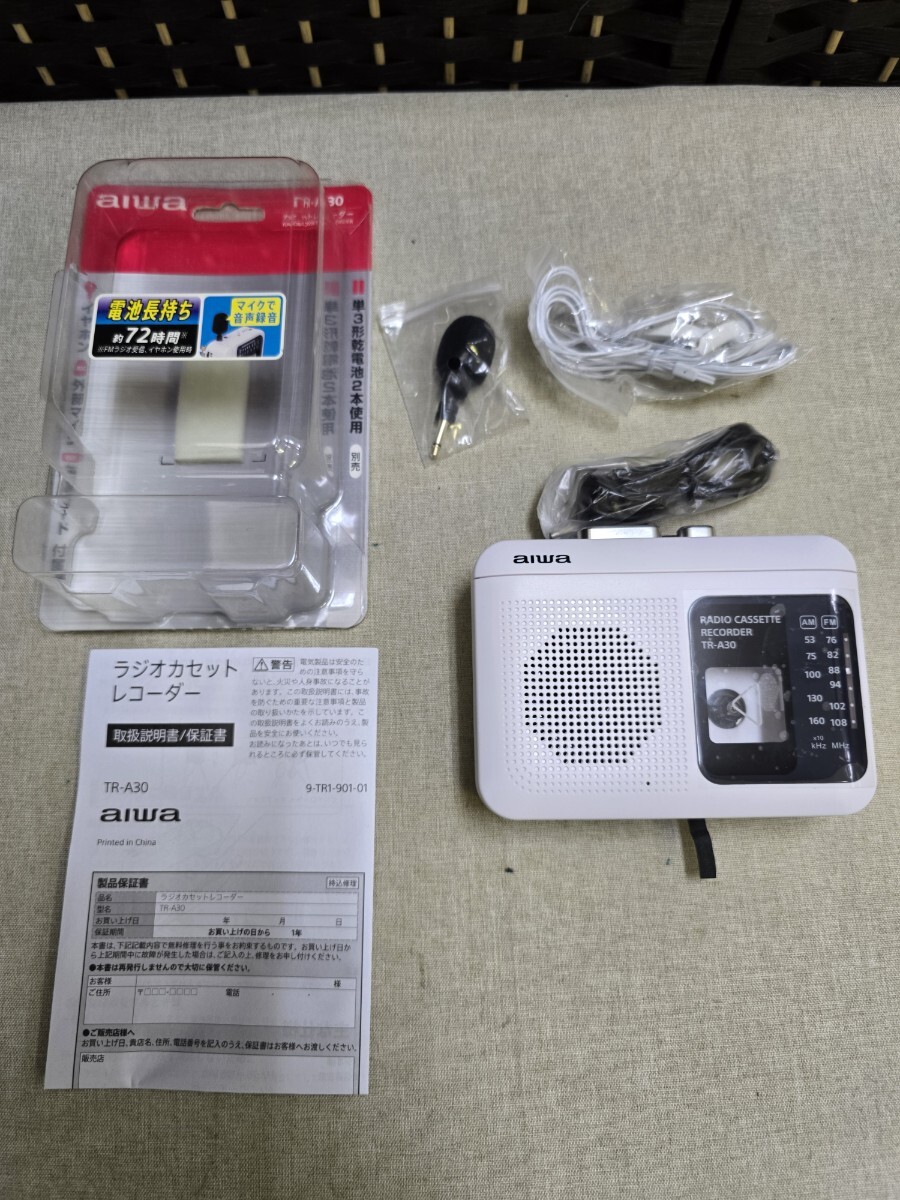 【動作確認済】aiwa TR-A30 ラジオカセットレコーダー AM/FM 電池長持ち マイク内蔵録音 純正パッケージ イヤホン・説明書付 現状品