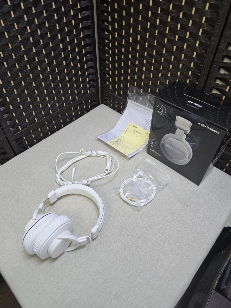 【現状品】audio-technica オーディオテクニカ ATH-PRO5X ホワイト プロフェッショナルヘッドホン 純正箱 コード付き 動作確認済