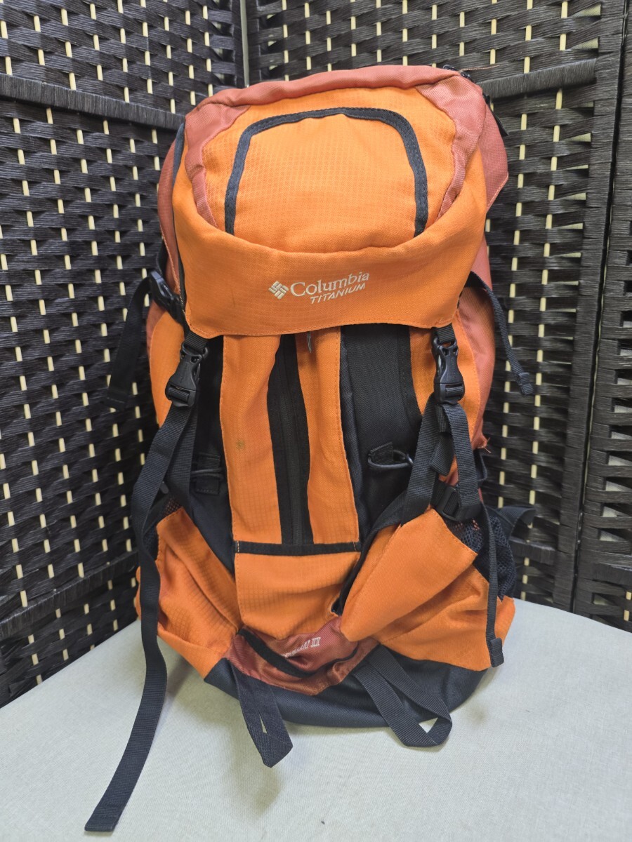 【現状品】Columbia コロンビア Titanium チタニウム バックパック オレンジ 大容量 登山 トレッキング リュック III型 中古品