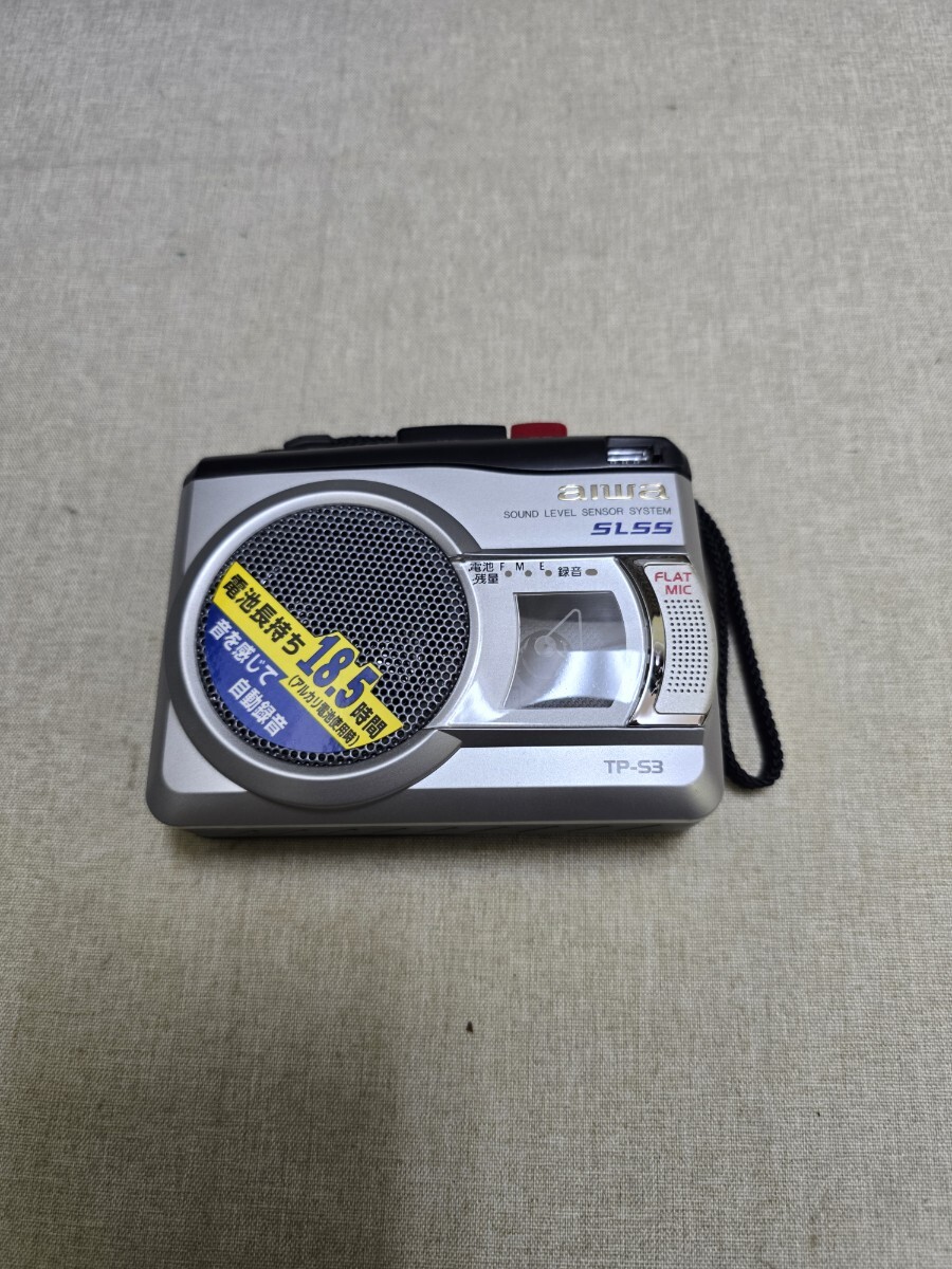 【現状品】AIWA アイワ TP-S3 ポータブルカセットレコーダー SLSS 18.5時間録音 フラットマイク 電池長持ち 通電確認済 昭和レトロ