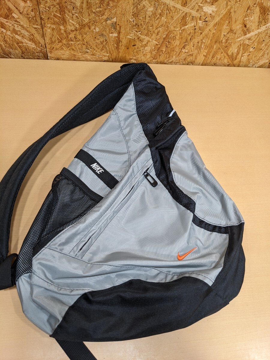 NIKE ナイキ　ワンショルダーバッグ　y2k ワンショルダー　バッグ　ショルダーバッグ　スリングバッグ　ボディバッグ