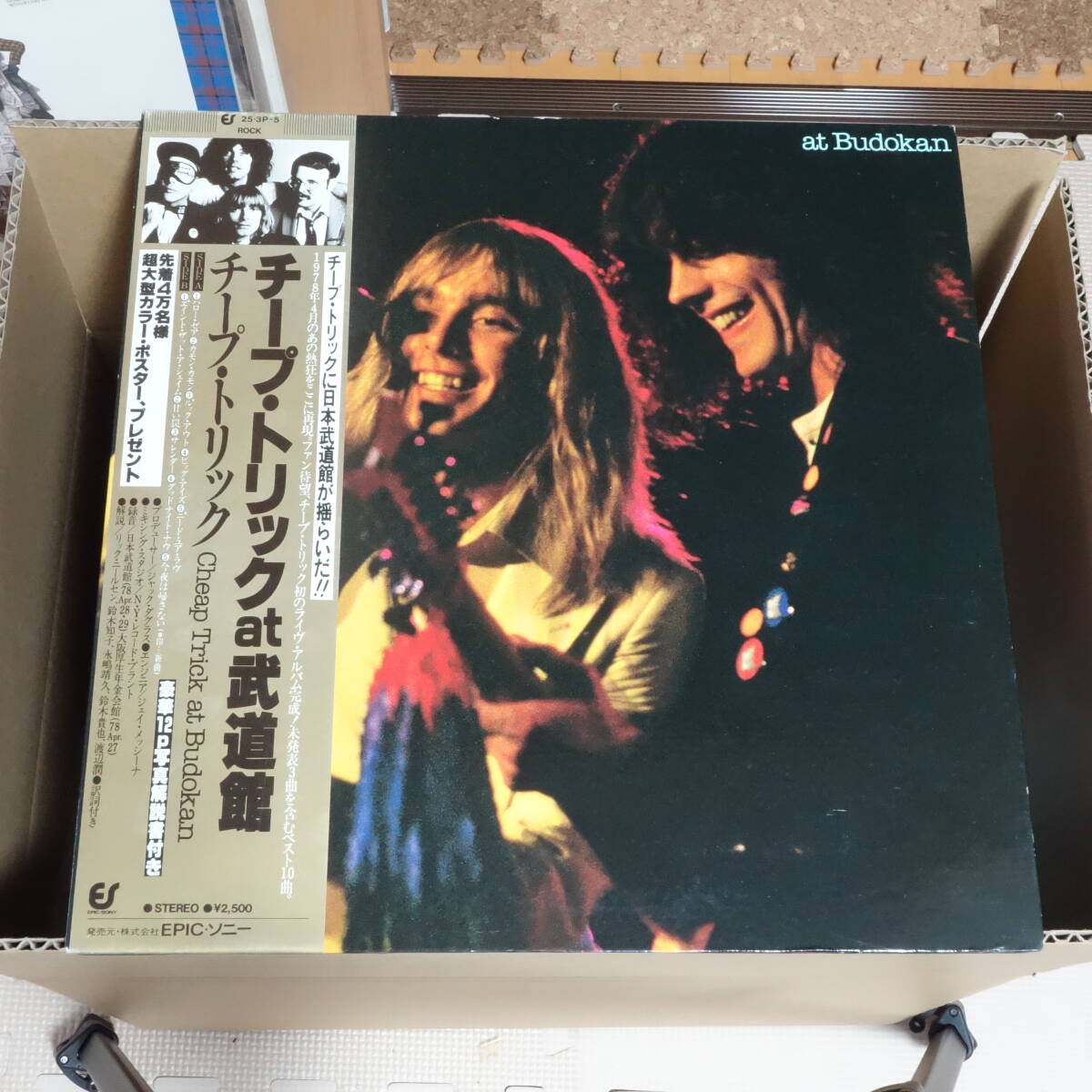 LPレコード チープ・トリック (Cheap Trick) : チープ・トリック at 武道館 (Cheap Trick at Budokan) / EPIC・ソニー (EPIC SONY)国内版