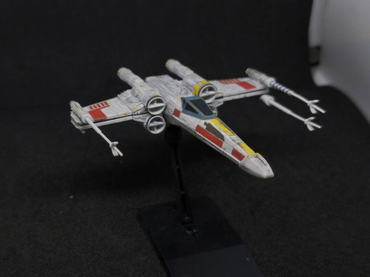 組み立て塗装済み BANDAI バンダイ プラモデル スターウオーズ ビークルモデル 002 Xウイングファイター *欠損部分あり
