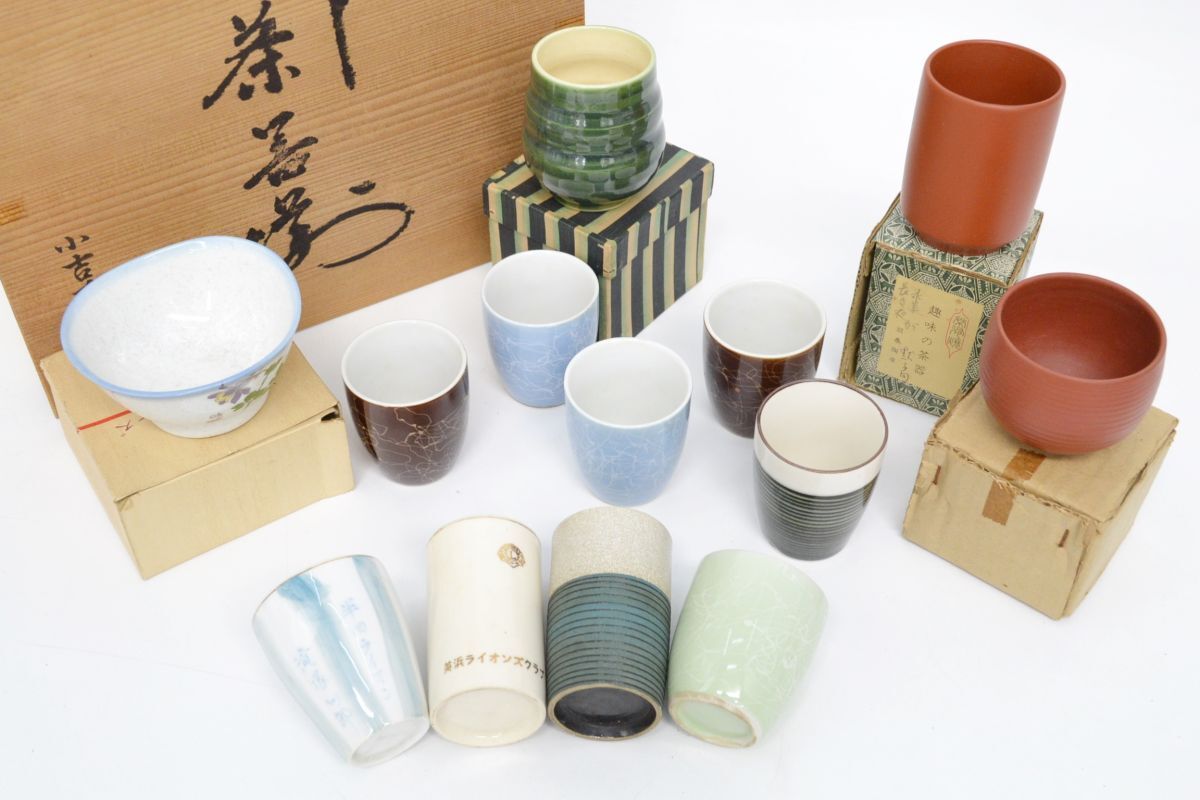 (1269L 0601K4)1円～ 常滑焼 朋春 瞳子 湯呑 小鉢 12点セット 木箱 茶器 朱泥 陶器 陶磁器 伝統工芸品 茶道具 花柄