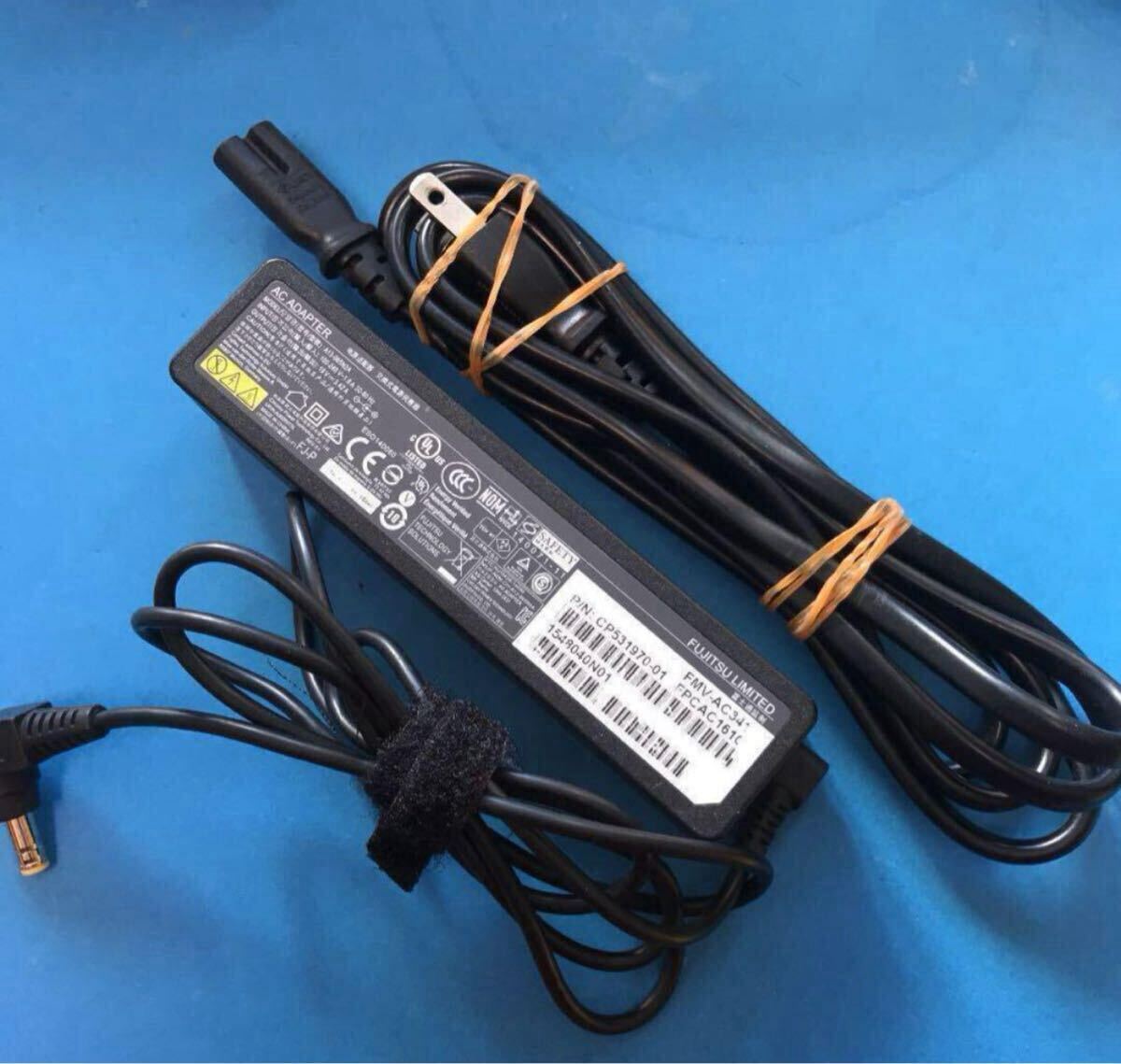 富士通　ACアダプター fmv-AC341C A13-065N2A 19V 3.42A 外径５．５ミリ　内径２．５ミリ　7日間保証