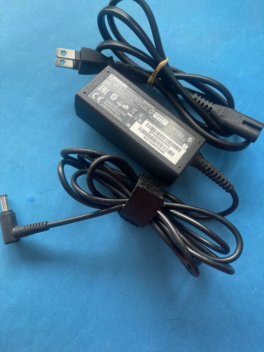 (7070) 東芝　acアダプター PA5177U-1ACA 7日間保証