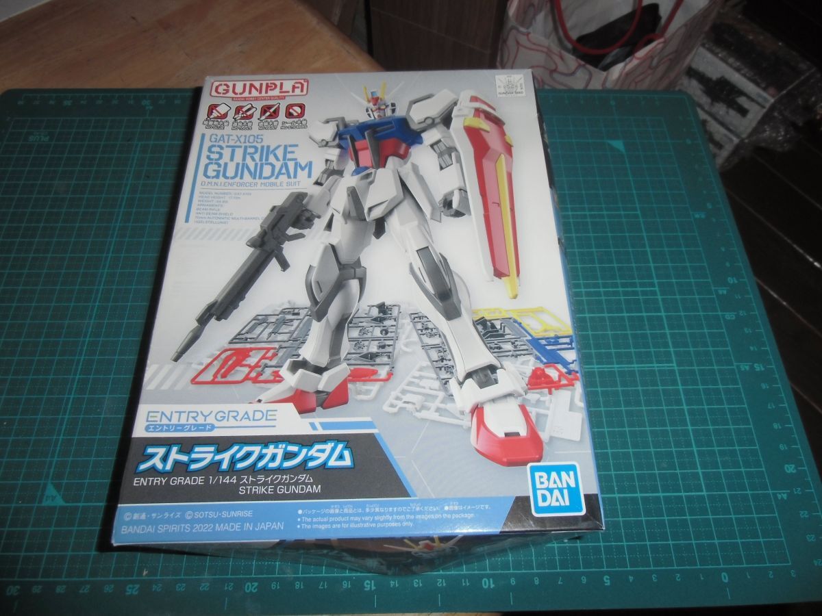 EG 1/144　ストライクガンダム　バンダイ　機動戦士ガンダムSEED